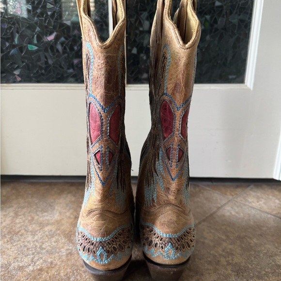 Corral
Women's Corral Western
Embroidered - Picture 3 of 6